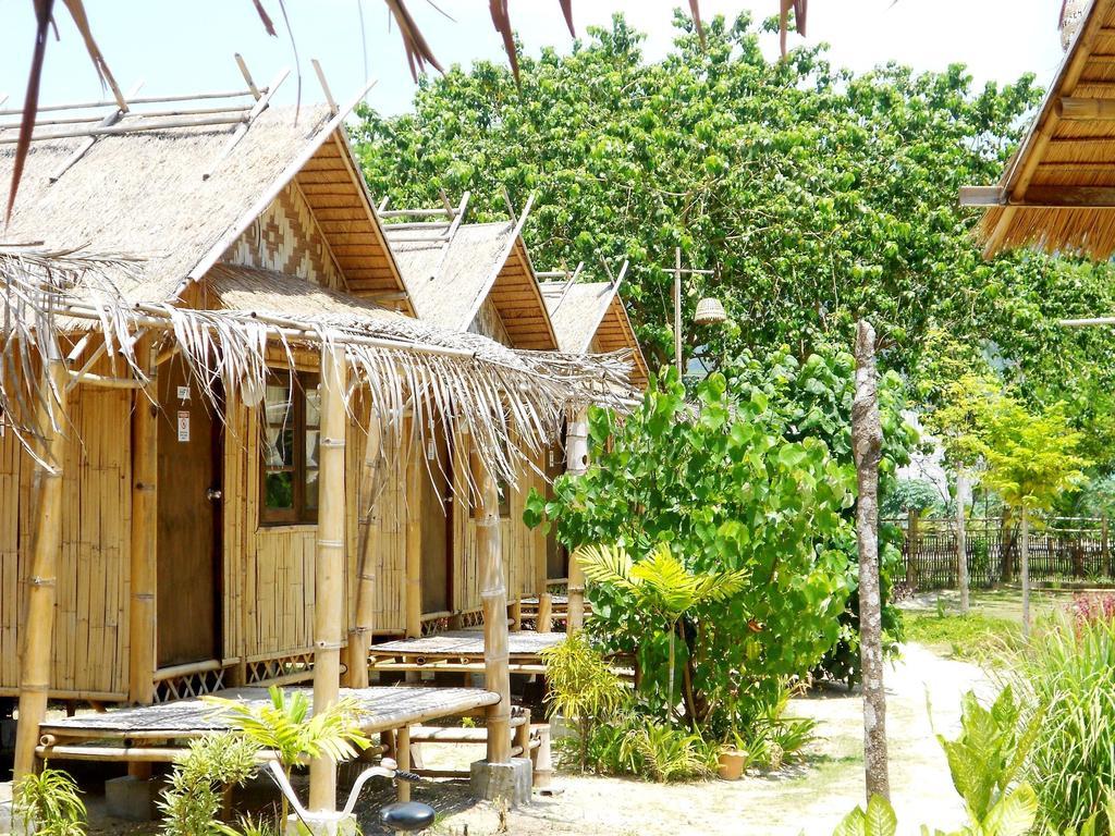 Hotel Charlie Hut Bungalow Ko Phi Phi Pokoj fotografie